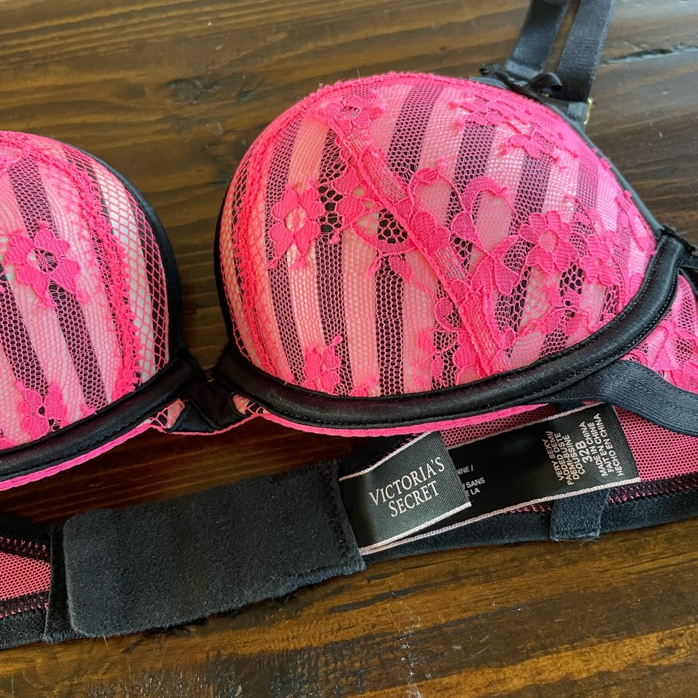 Victoria’s Secret very sexy padded Demi 32B